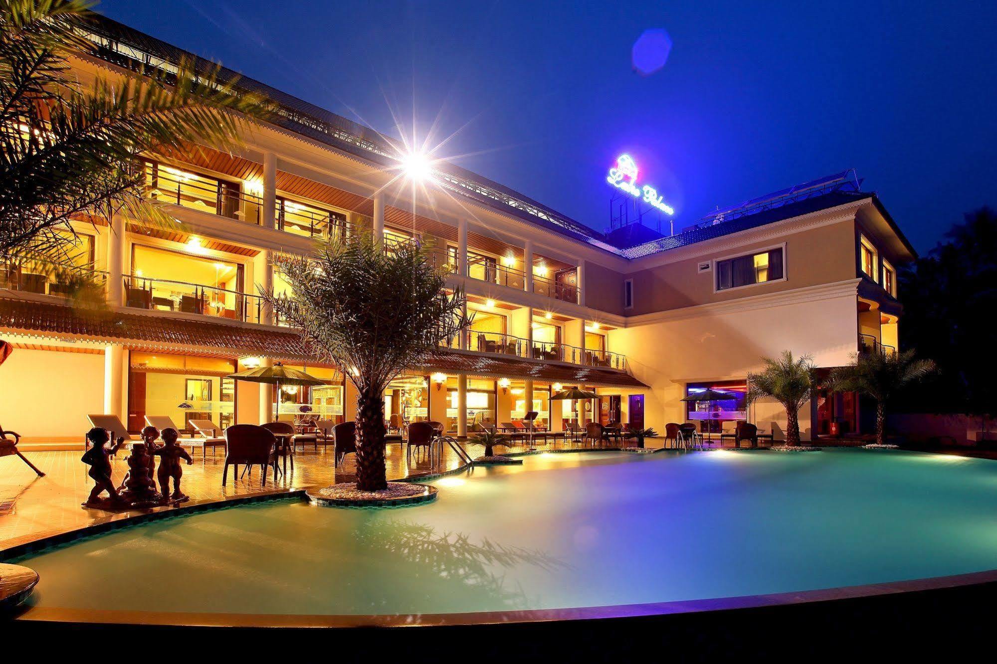 Lake Palace Trivandrum Vettutura Exterior photo